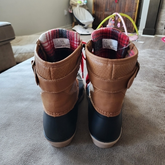 Maurices Jade Side Buckle Lace Up Duck Boot - Picture 7 of 8